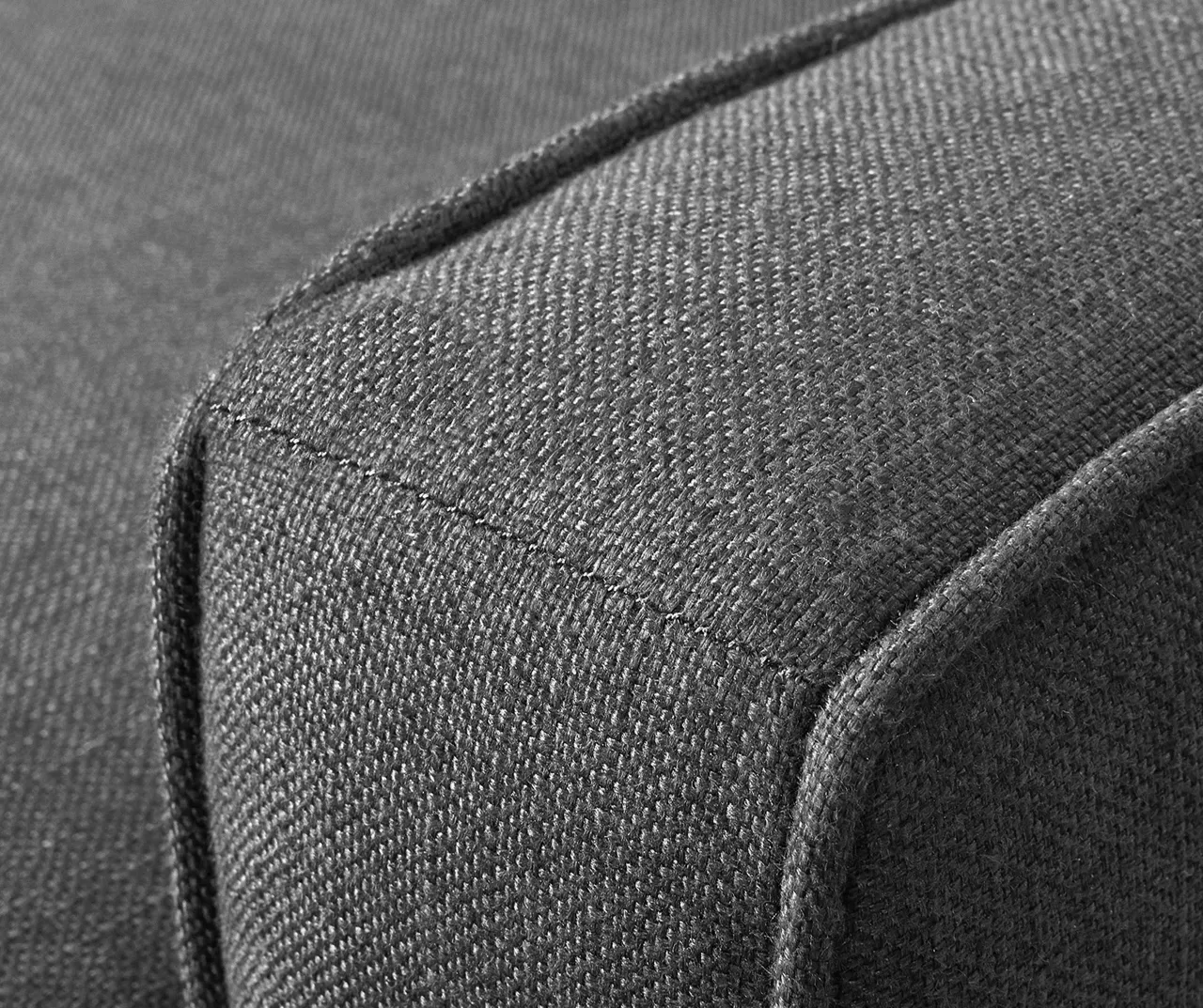 Palisades Dark Gray Loveseat - Image 7