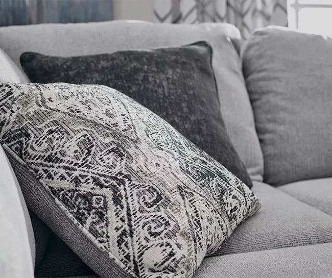 Broyhill Parkdale Dove Sectional & Ottoman Set - Image 5